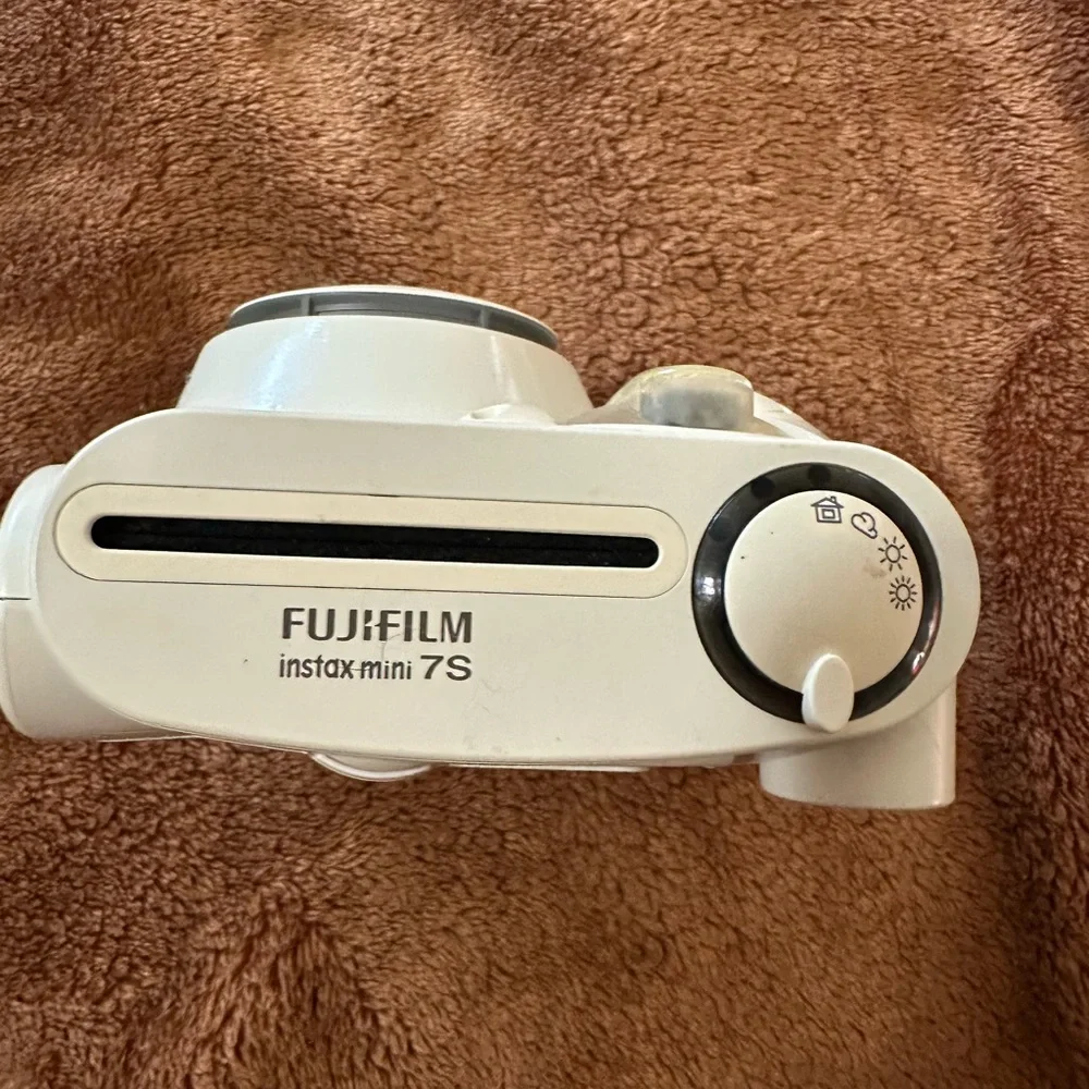 Fujifilm Cream Instant Camera